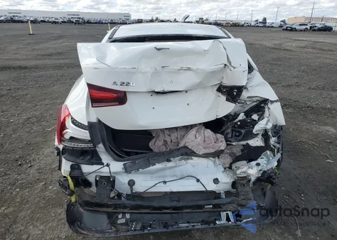 2020 Mercedes-Benz A 220 z USA, uszkodzony, nr VIN W1K3G4EB6LW045848